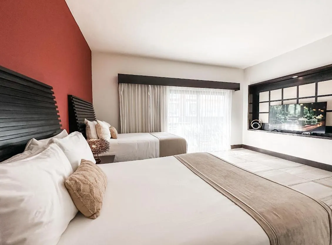 Aldea Thai Condos In Mamitas Beach Playa del Carmen Mexiko
